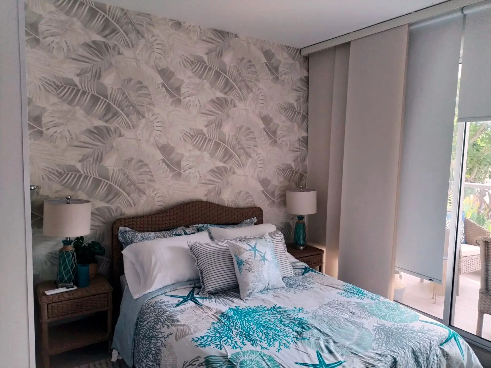 Habitación principal con salida al balcón