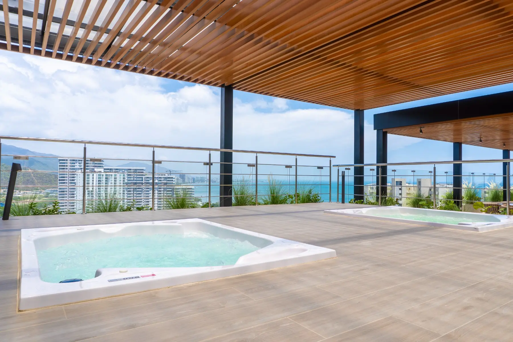 Jacuzzi en la terraza de Delventto